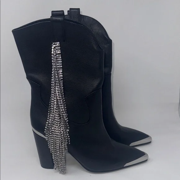 NEW DANIEL DIAMOND Elegant Black Heeled Boots with Silver Chain Detail - Picture 5 of 7